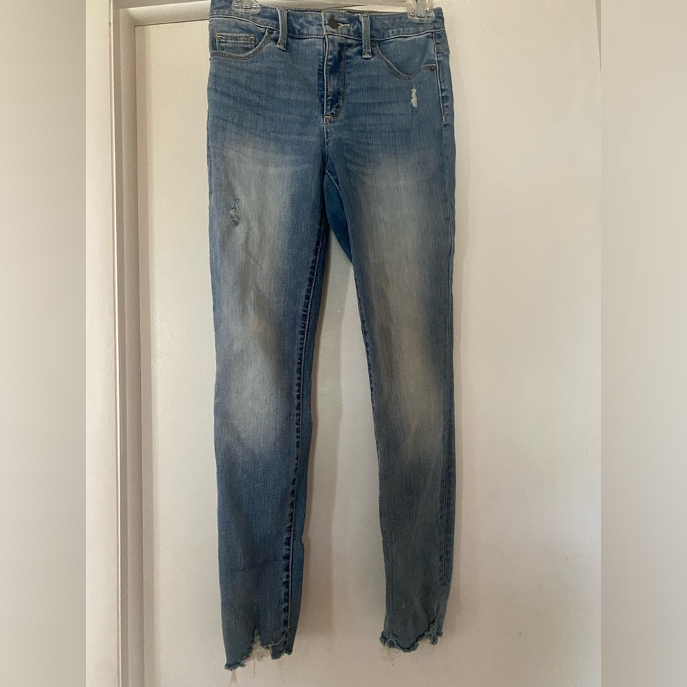 Skinny distressed jeans